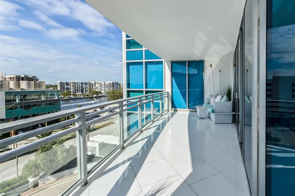 3535 S OCEAN DR #705 Hollywood, FL 33019