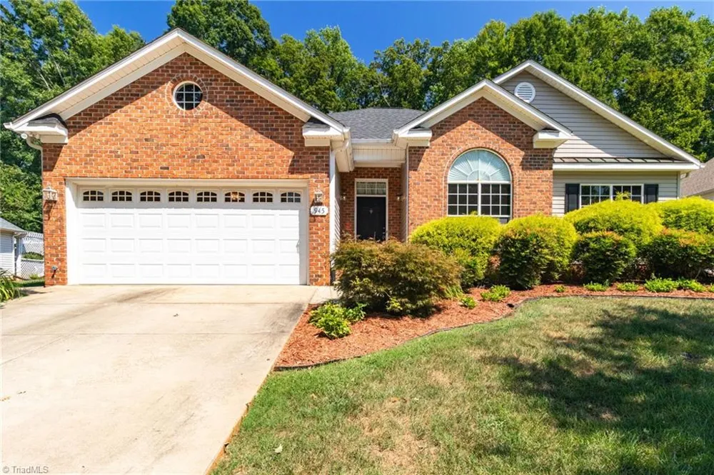 945 Wellesley Place Drive Lewisville, NC 27023