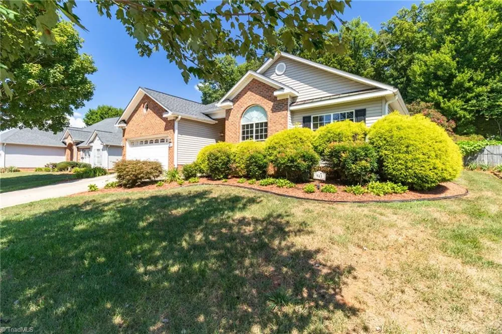 945 Wellesley Place Drive Lewisville, NC 27023