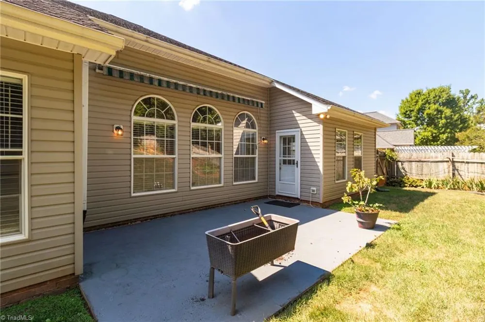 945 Wellesley Place Drive Lewisville, NC 27023