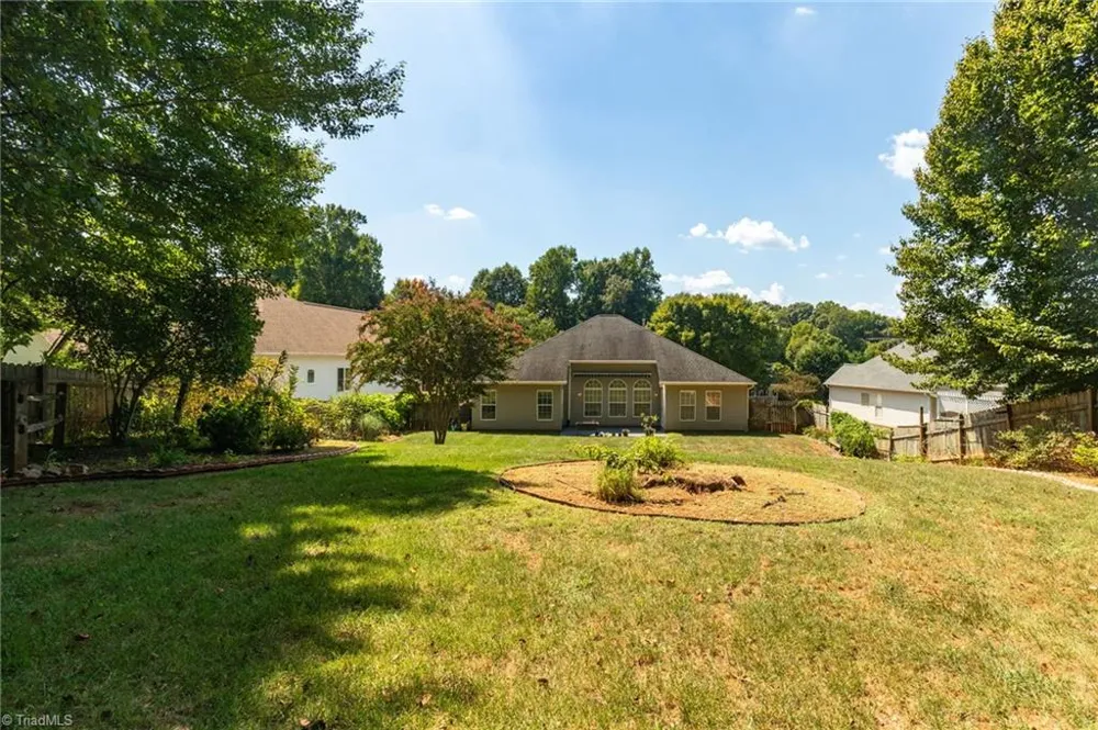 945 Wellesley Place Drive Lewisville, NC 27023