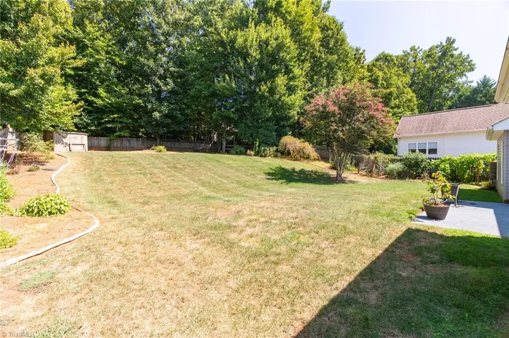 945 Wellesley Place Drive Lewisville, NC 27023