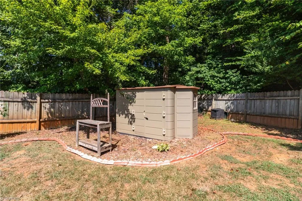 945 Wellesley Place Drive Lewisville, NC 27023