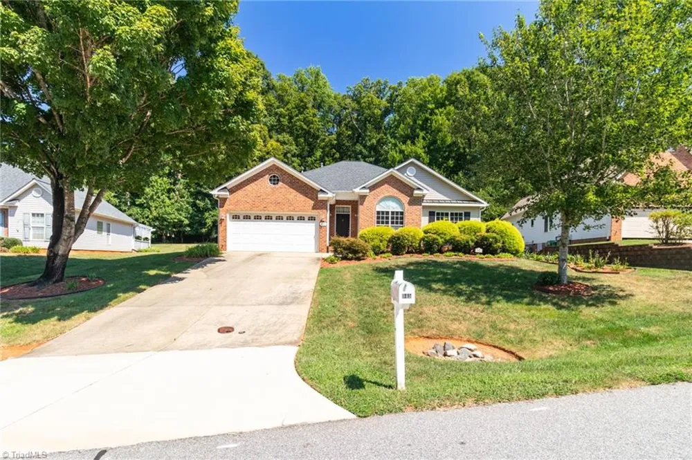 945 Wellesley Place Drive Lewisville, NC 27023