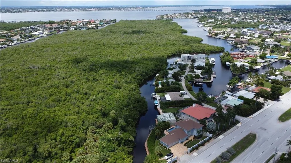 14370 McGregor Boulevard Fort Myers, FL 33919