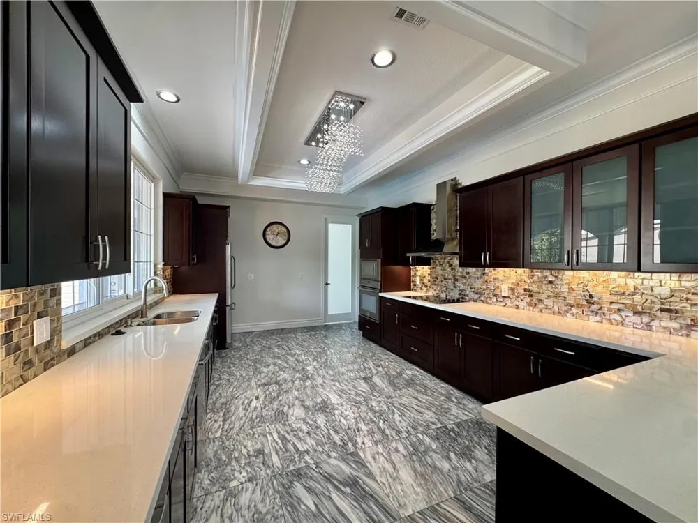 14370 McGregor Boulevard Fort Myers, FL 33919