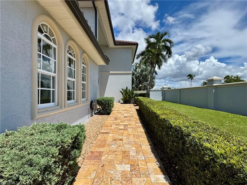 14370 McGregor Boulevard Fort Myers, FL 33919