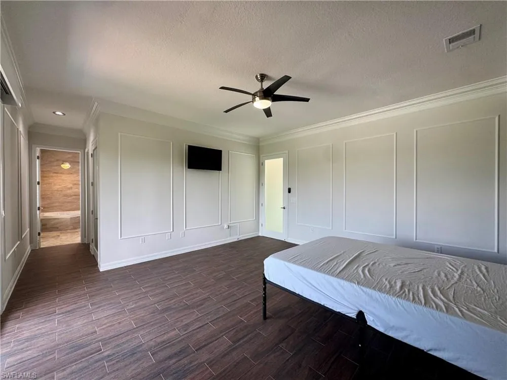 14370 McGregor Boulevard Fort Myers, FL 33919