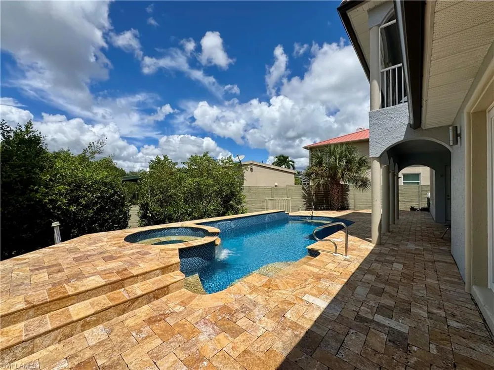 14370 McGregor Boulevard Fort Myers, FL 33919