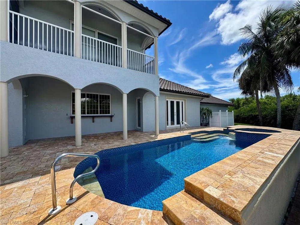 14370 McGregor Boulevard Fort Myers, FL 33919