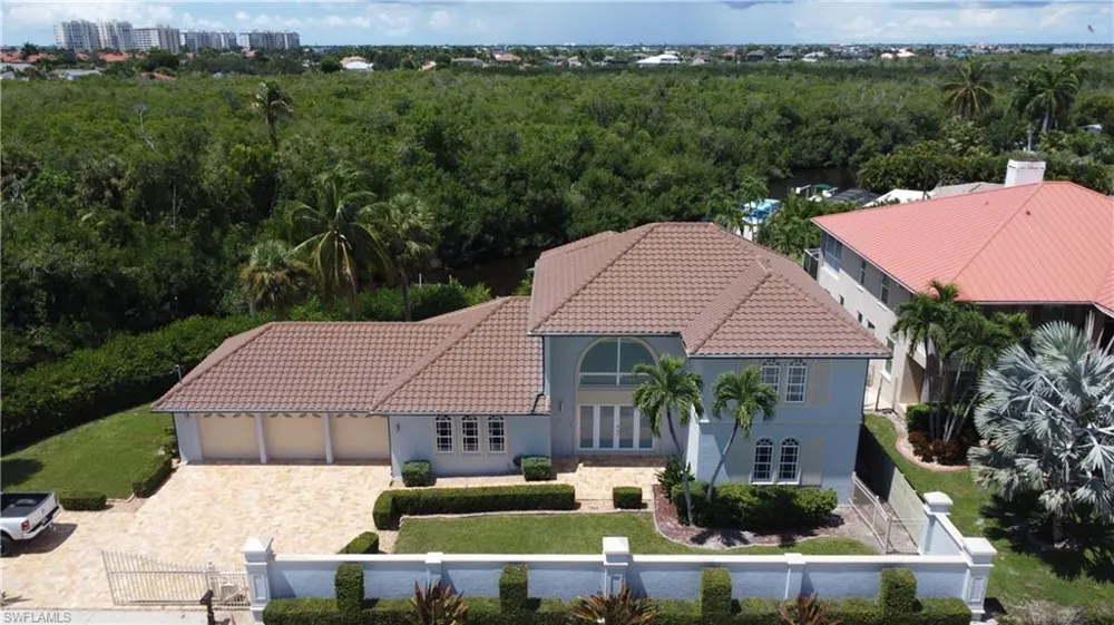 14370 McGregor Boulevard Fort Myers, FL 33919