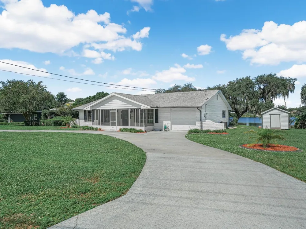 619 LAKE BLUE DRIVE Lake Placid, FL 33852