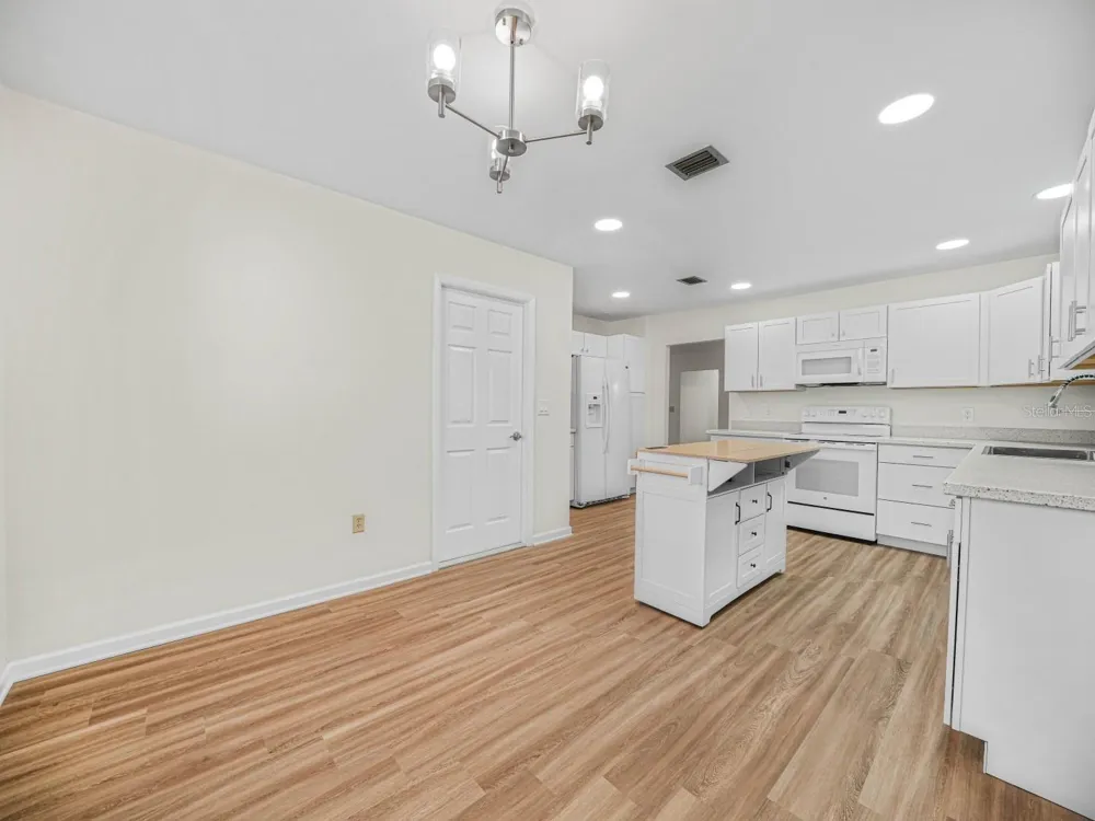 619 LAKE BLUE DRIVE Lake Placid, FL 33852