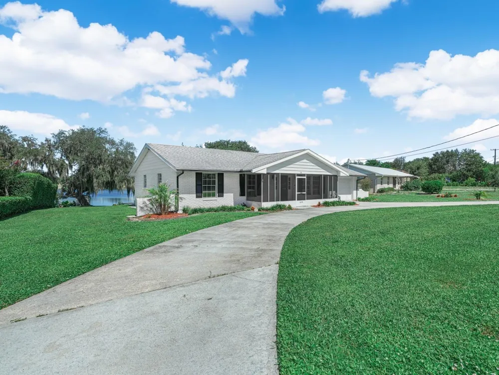 619 LAKE BLUE DRIVE Lake Placid, FL 33852