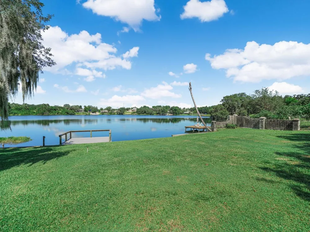 619 LAKE BLUE DRIVE Lake Placid, FL 33852