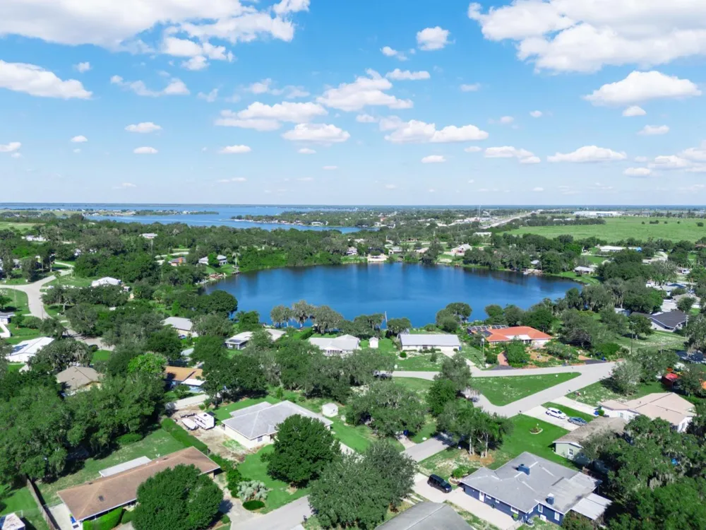 619 LAKE BLUE DRIVE Lake Placid, FL 33852