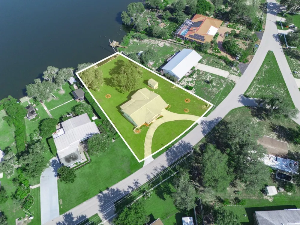 619 LAKE BLUE DRIVE Lake Placid, FL 33852