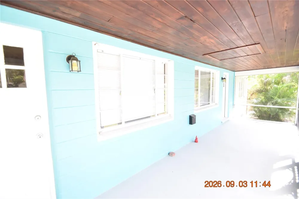 906 7TH AVENUE SW #Right Largo, FL 33770
