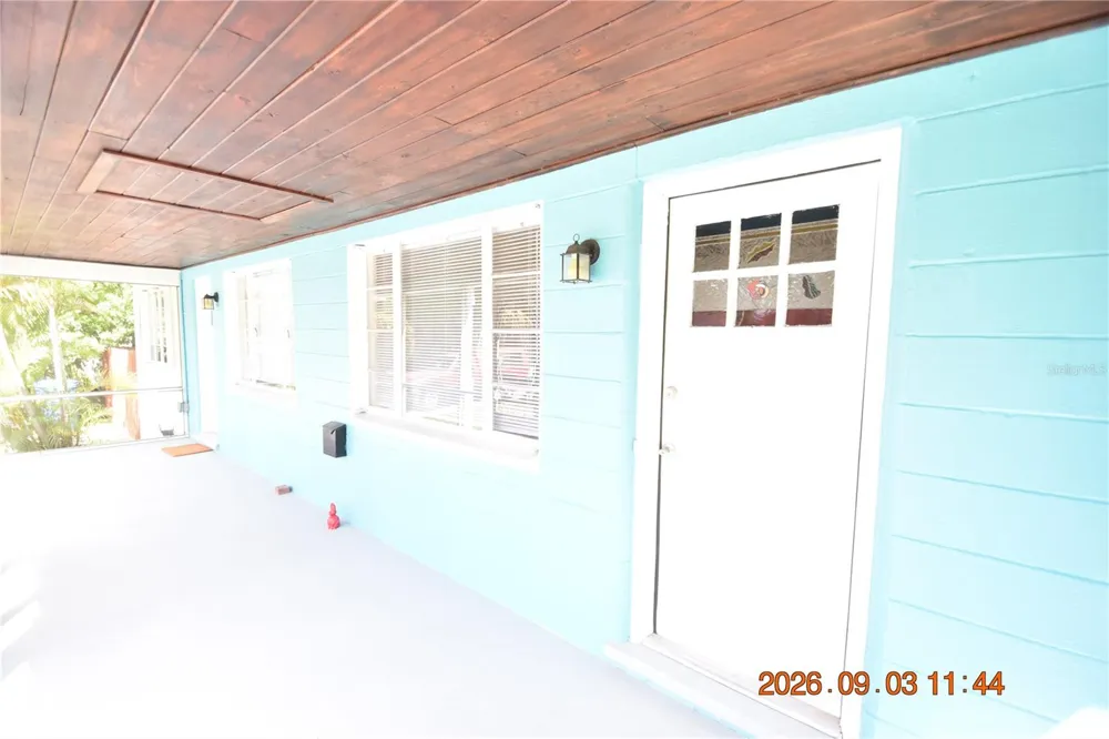 906 7TH AVENUE SW #Right Largo, FL 33770