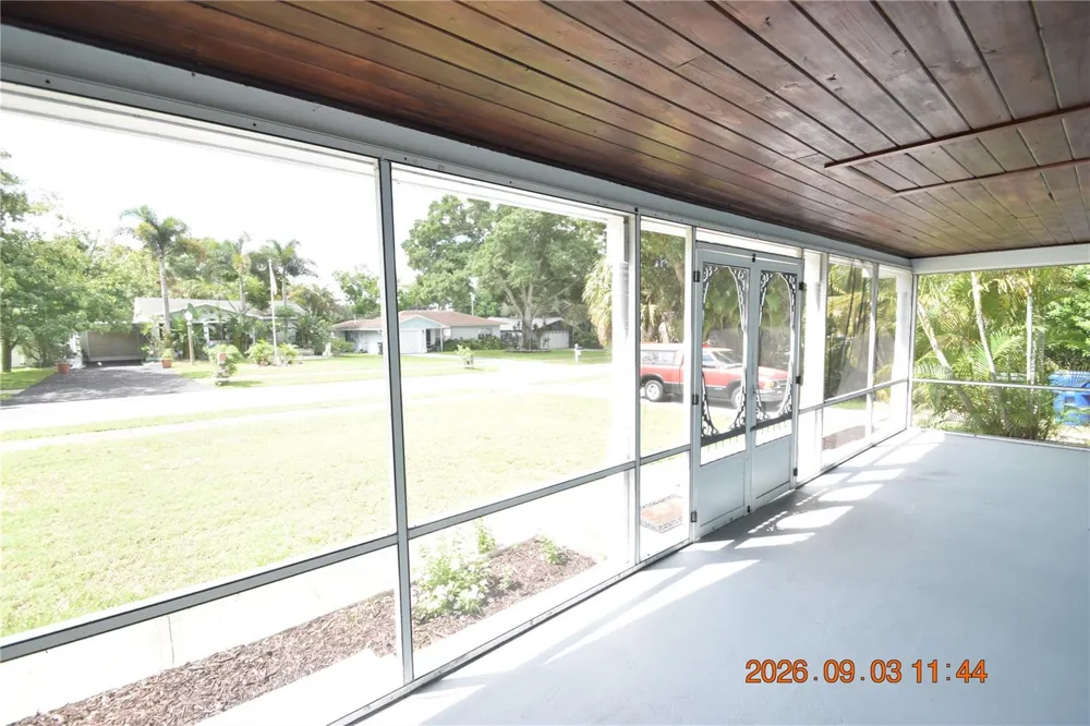 906 7TH AVENUE SW #Right Largo, FL 33770