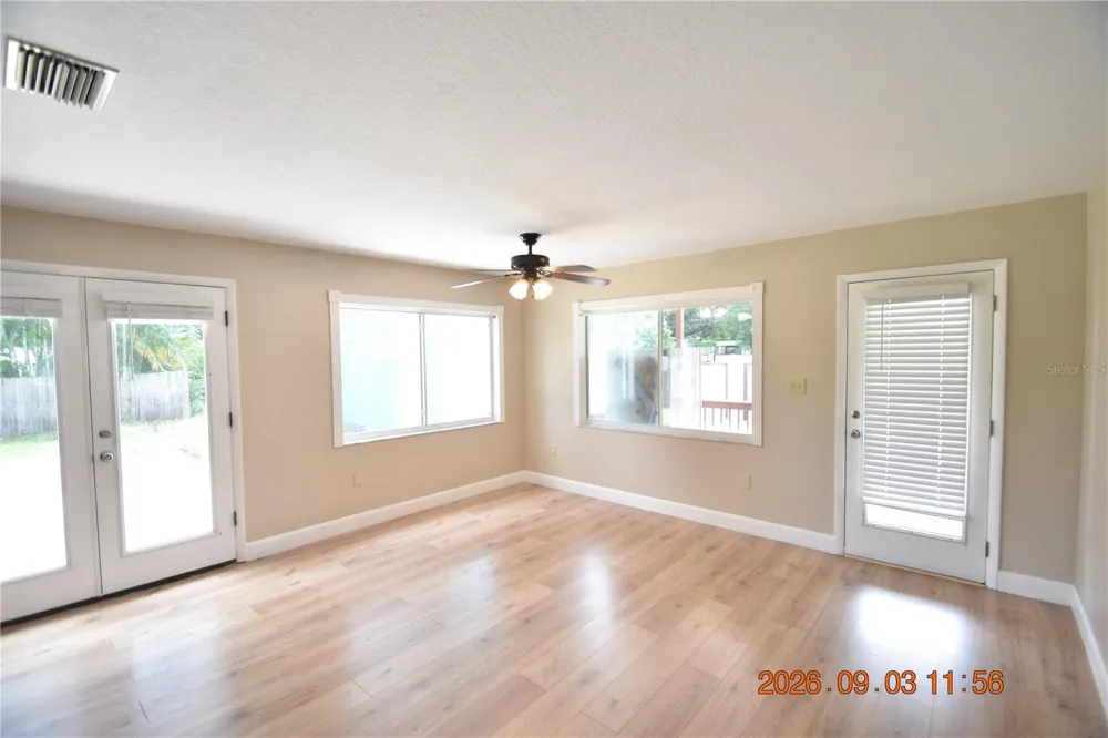 906 7TH AVENUE SW #Right Largo, FL 33770