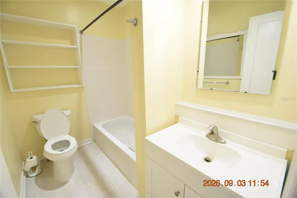 906 7TH AVENUE SW #Right Largo, FL 33770