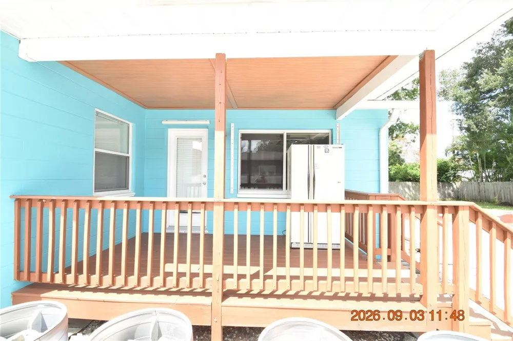 906 7TH AVENUE SW #Right Largo, FL 33770