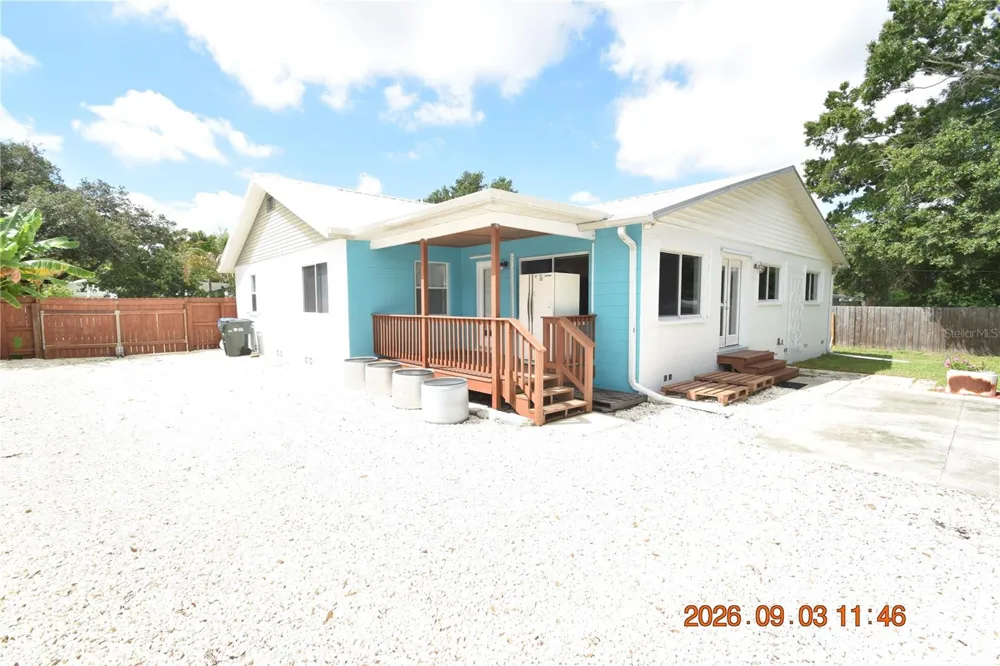 906 7TH AVENUE SW #Right Largo, FL 33770
