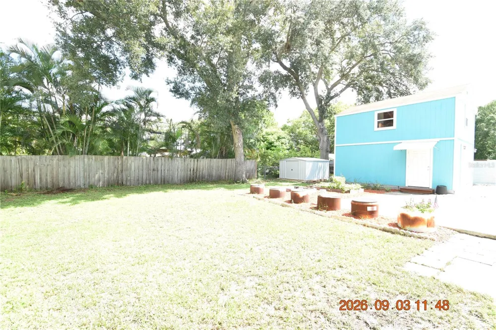 906 7TH AVENUE SW #Right Largo, FL 33770