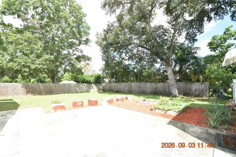 906 7TH AVENUE SW #Right Largo, FL 33770
