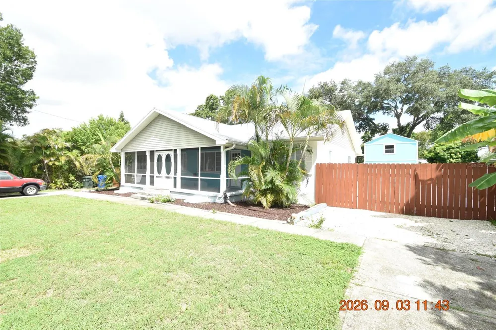 906 7TH AVENUE SW #Right Largo, FL 33770