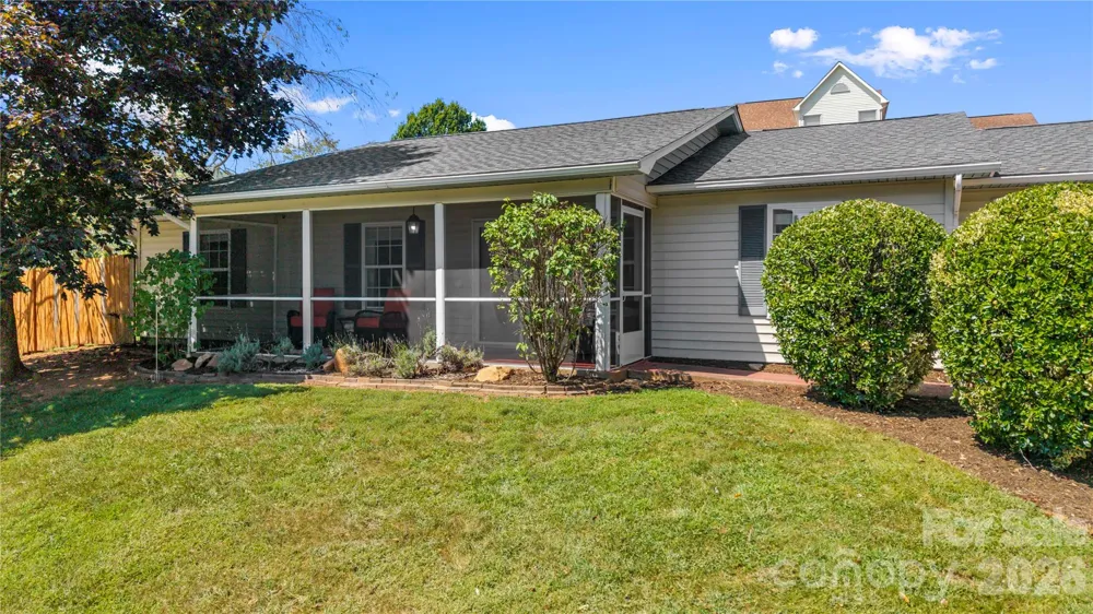 12 Sydney Lane Asheville, NC 28806