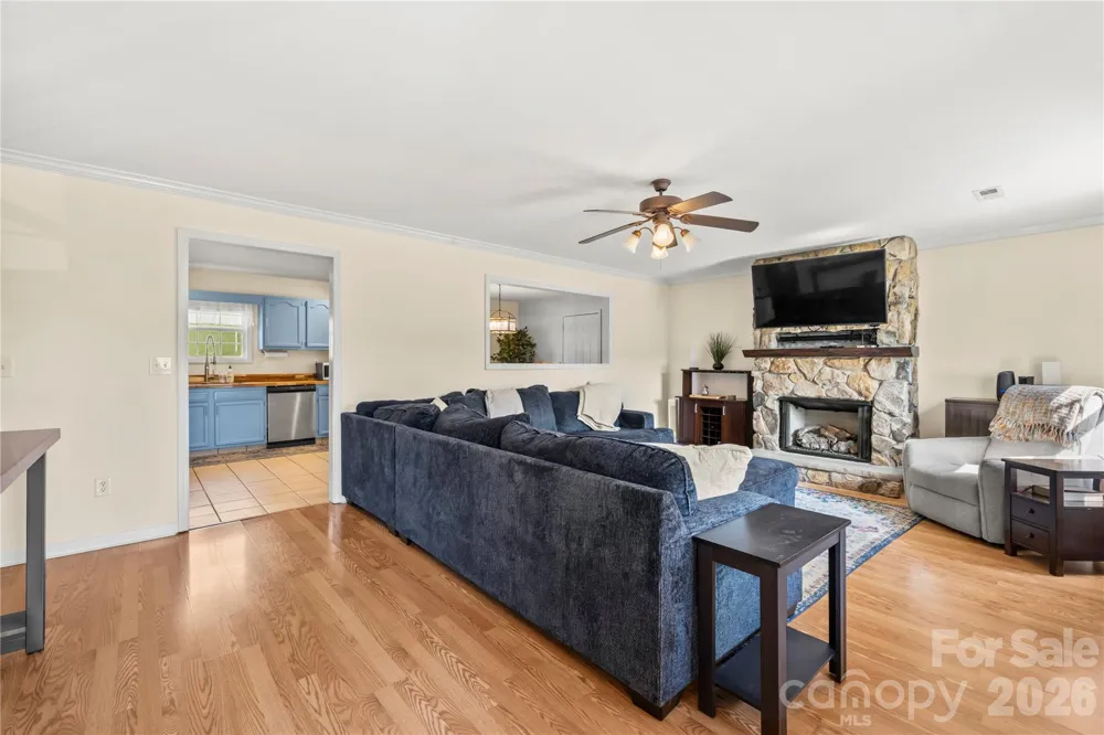 12 Sydney Lane Asheville, NC 28806