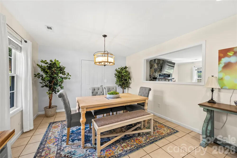 12 Sydney Lane Asheville, NC 28806