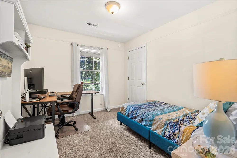12 Sydney Lane Asheville, NC 28806