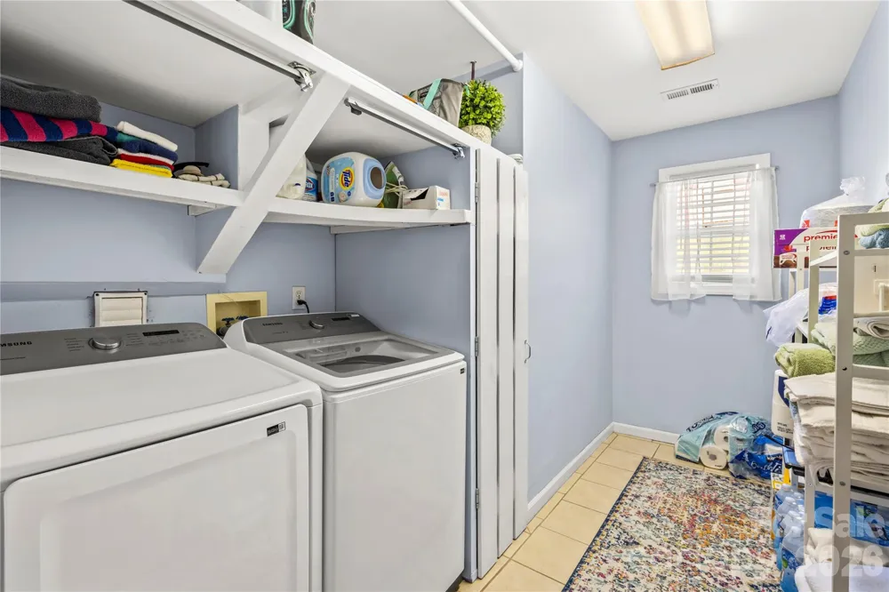 12 Sydney Lane Asheville, NC 28806