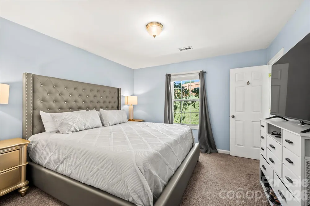 12 Sydney Lane Asheville, NC 28806