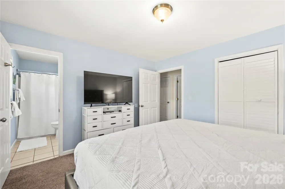 12 Sydney Lane Asheville, NC 28806
