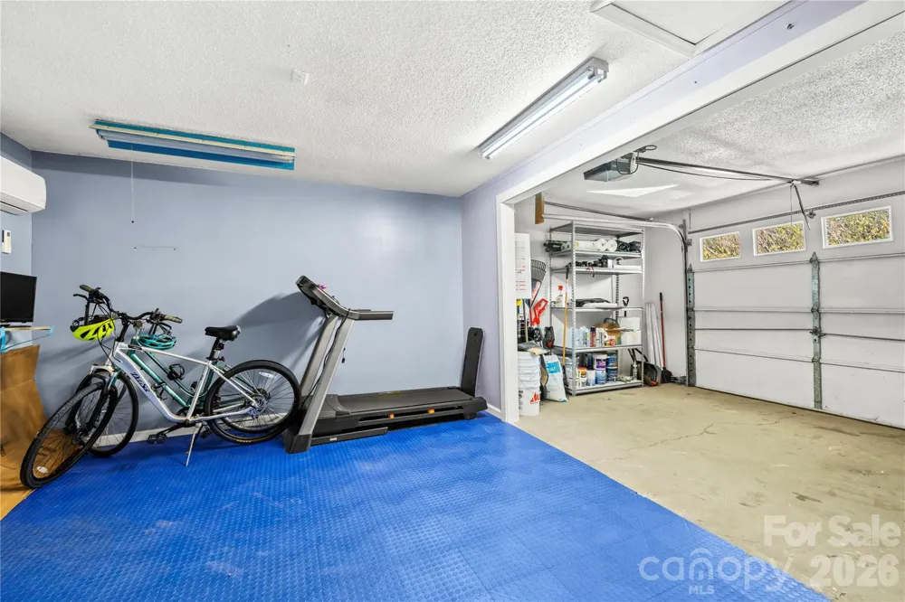 12 Sydney Lane Asheville, NC 28806