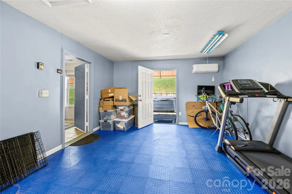 12 Sydney Lane Asheville, NC 28806