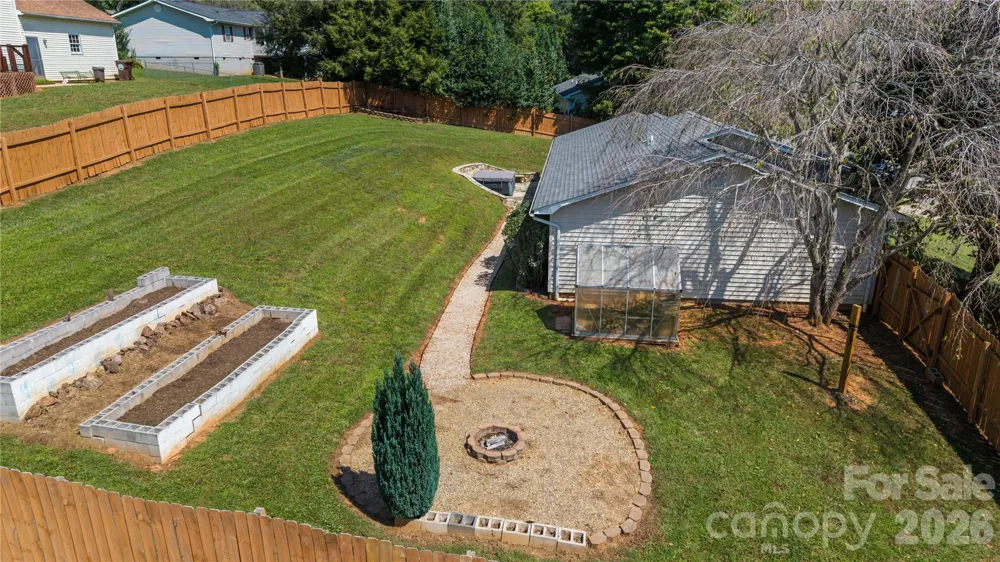 12 Sydney Lane Asheville, NC 28806