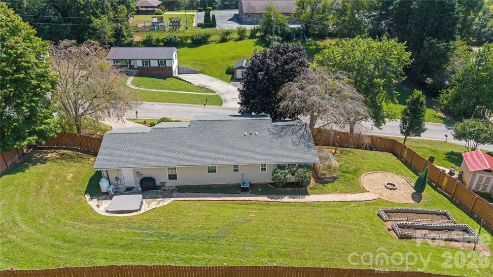 12 Sydney Lane Asheville, NC 28806