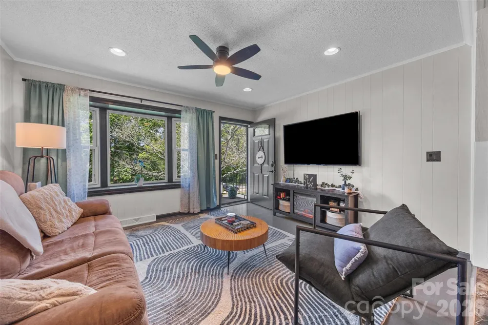 2435 Lewiston Drive Gastonia, NC 28054