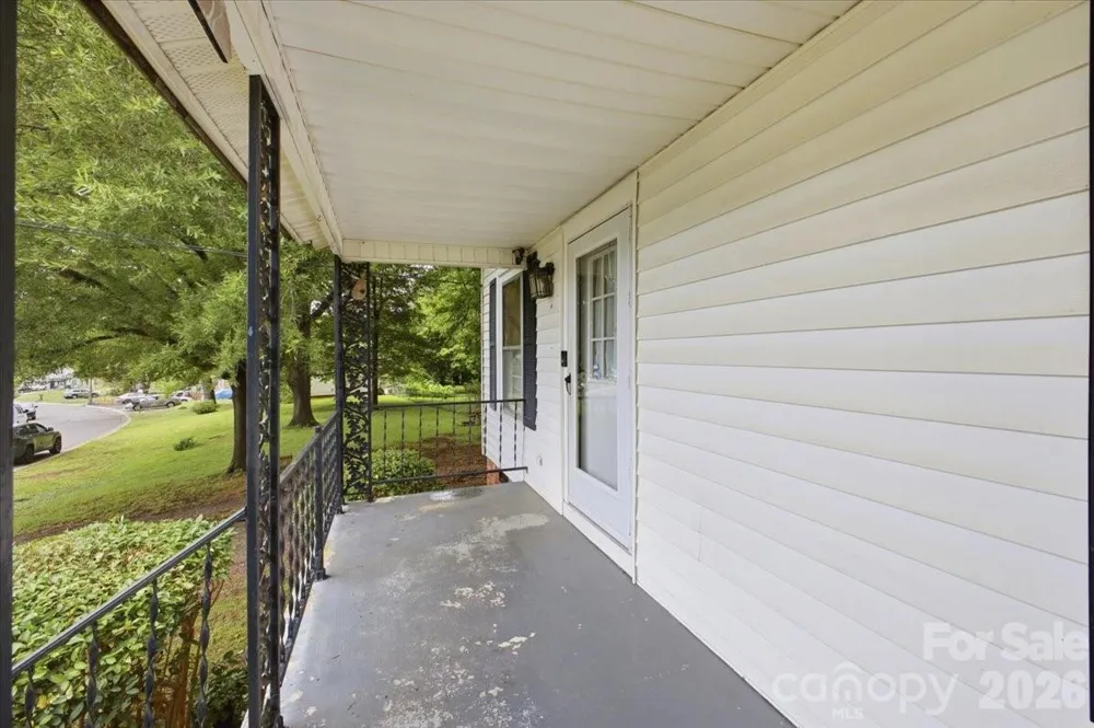 8512 Colgate Circle Charlotte, NC 28214