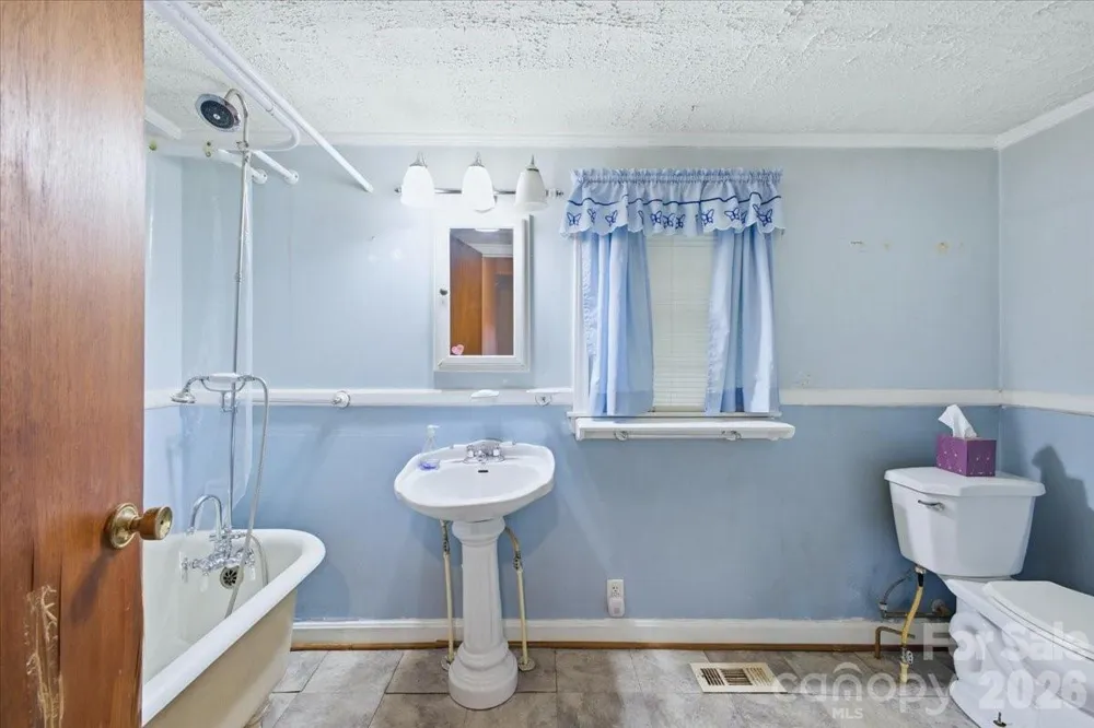 8512 Colgate Circle Charlotte, NC 28214