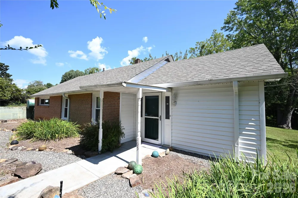 105 Owens Avenue NE Drexel, NC 28690