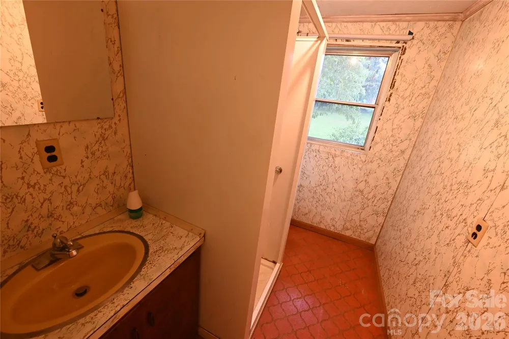 105 Owens Avenue NE Drexel, NC 28690