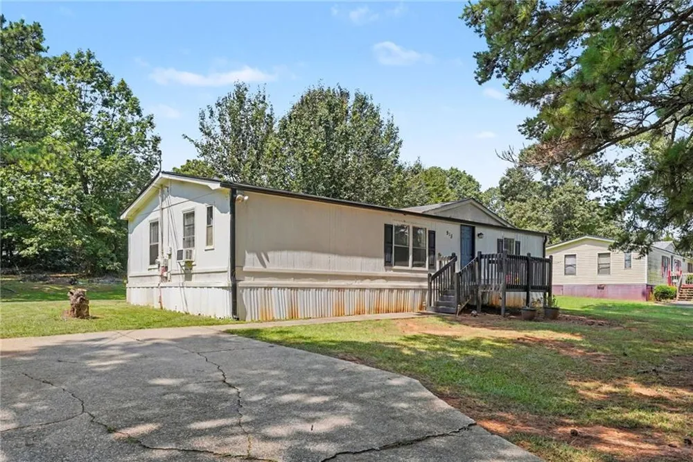 915 Steele Drive Hampton, GA 30228
