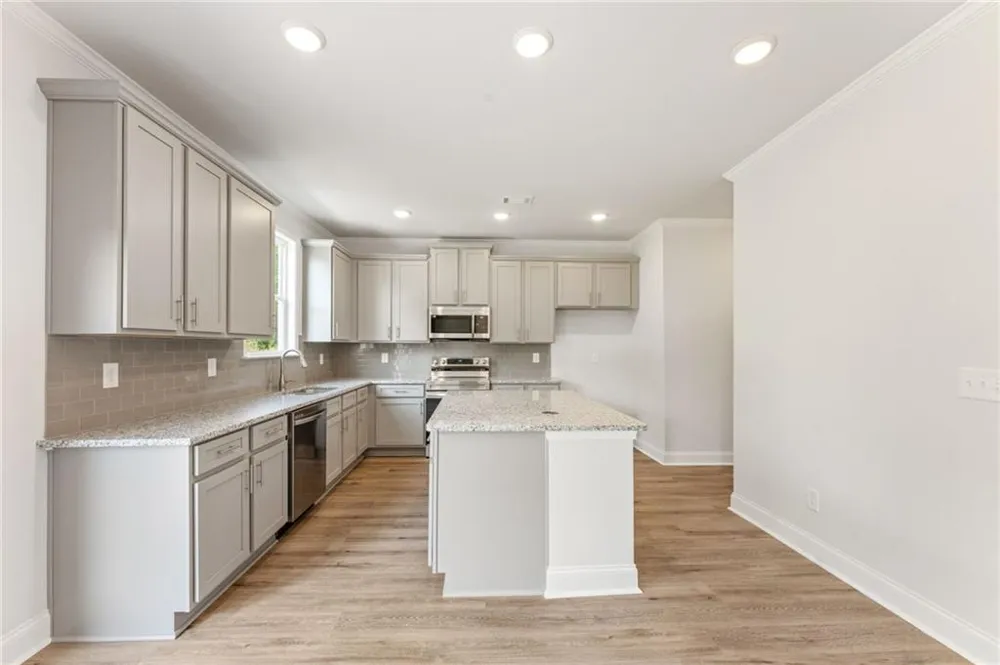7376 ROCKLIN LANE Flowery Branch, GA 30542