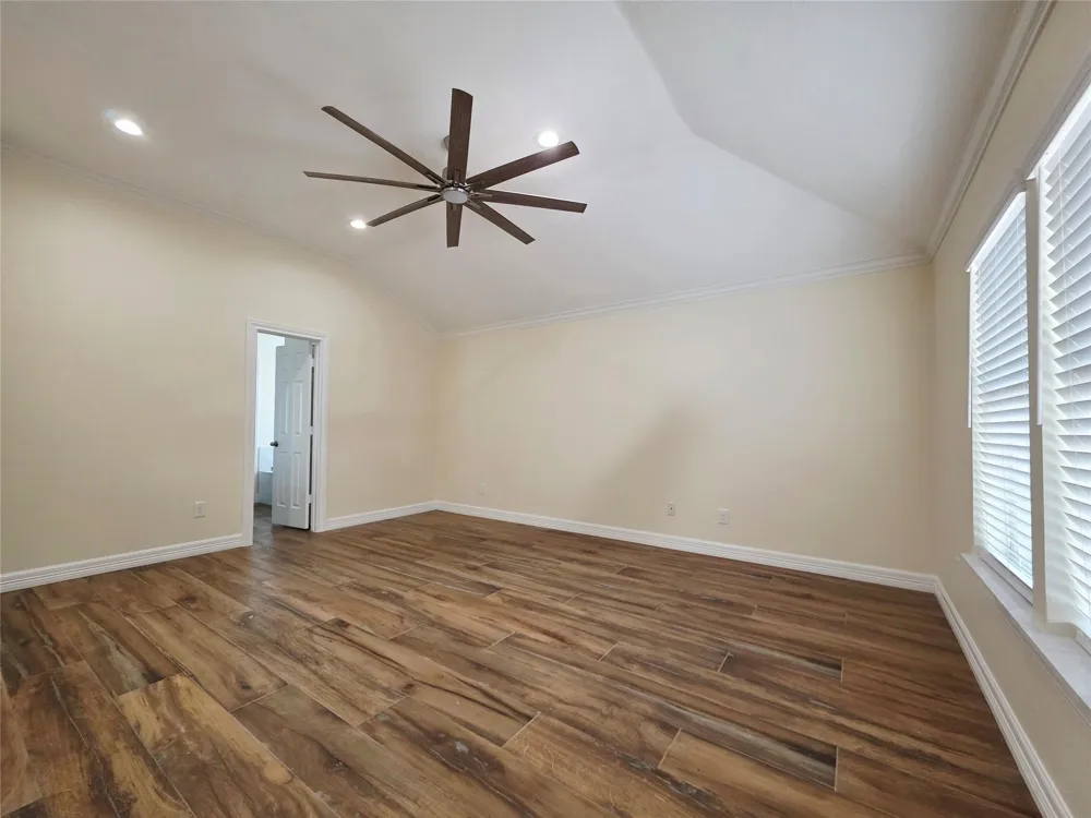 911 Beechgrove Drive Webster, TX 77058